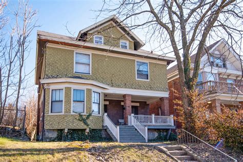 1K OFF FIRST MONTH'S RENT IF YOU MOVE-IN PRIOR TO 1130 This charming single family home is located in a desirable neighborhood and offers plenty of living space. . Houses for rent in cincinnati ohio